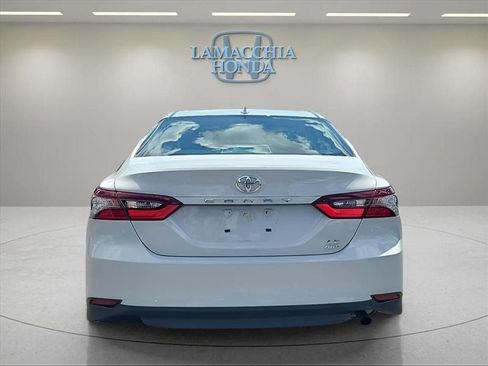 Used 2022 Toyota Camry LE w/ Carpet Mat Package (TMS) AWD/4WD image 4