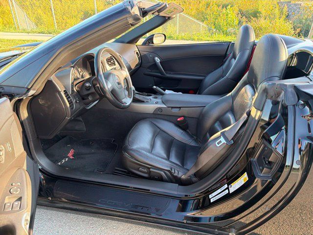 Used 2006 Chevrolet Corvette Convertible w/ Preferred Equipment Group RWD image 10