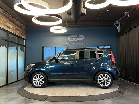 Used 2017 Kia Soul + FWD image 6