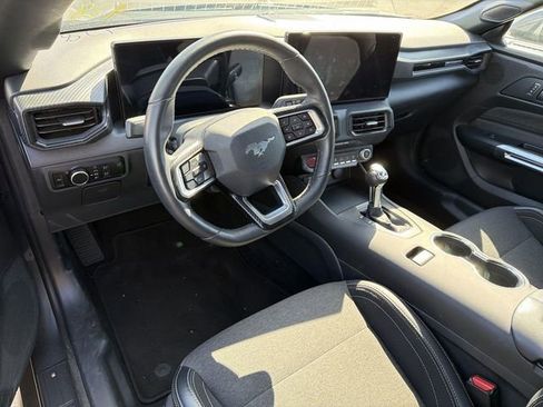 Used 2025 Ford Mustang Convertible RWD image 6