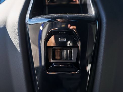 Used 2025 BMW M5 Touring image 50