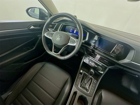 Used 2024 Volkswagen Jetta SE image 9