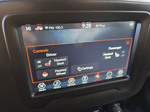 Used 2019 Jeep Renegade Latitude w/ Cold Weather Group image 9