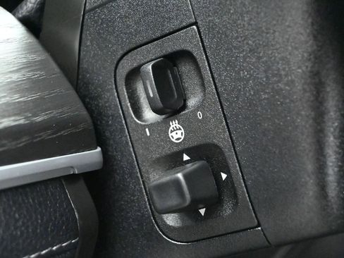 Used 2023 Mercedes-Benz GLE 450 4MATIC w/ AMG Line Exterior image 24