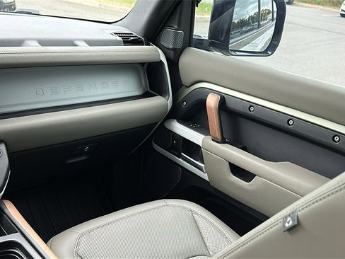 Certified 2023 Land Rover Defender 110 SE image 28