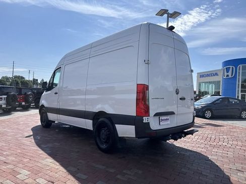 Used 2025 Mercedes-Benz Sprinter 2500 image 34
