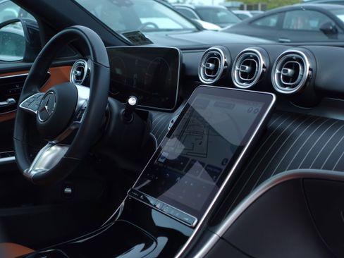 Used 2022 Mercedes-Benz C 300 C 300 4MATIC Sedan image 6