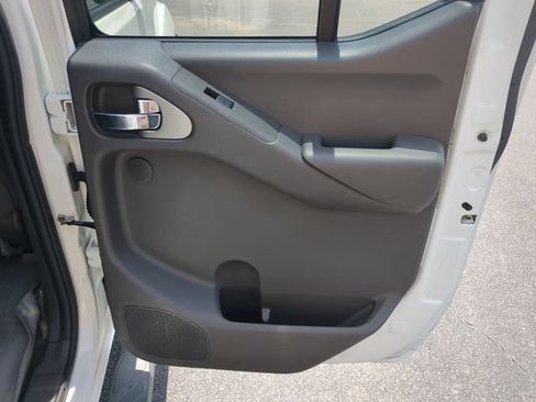 Used 2018 Nissan Frontier PRO-4X AWD/4WD image 30