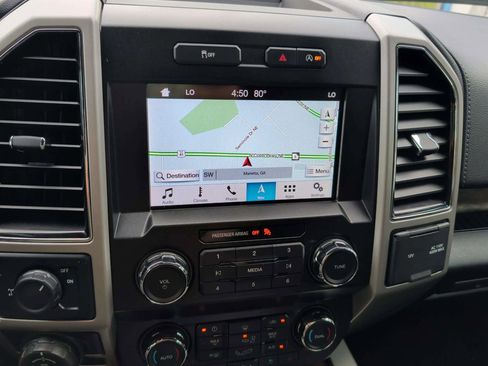 Used 2019 Ford F150 Lariat w/ Trailer Tow Package RWD image 26