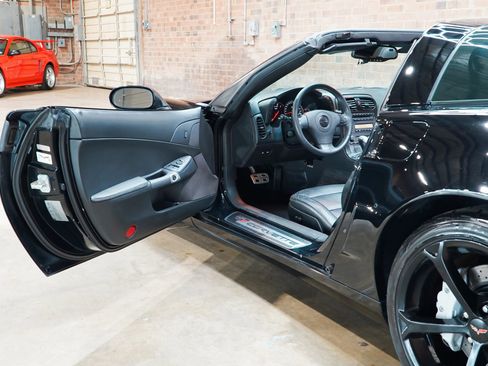 Used 2013 Chevrolet Corvette Grand Sport RWD image 39
