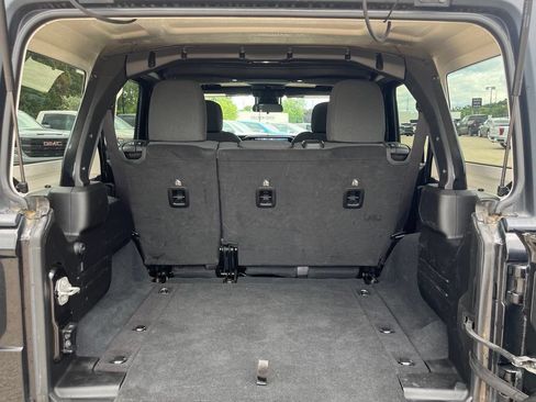 Used 2024 Jeep Wrangler Unlimited Sport AWD/4WD image 9