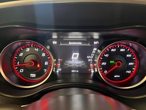 Used 2022 Dodge Charger SXT RWD image 15