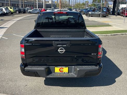 Used 2023 Nissan Frontier SV image 8