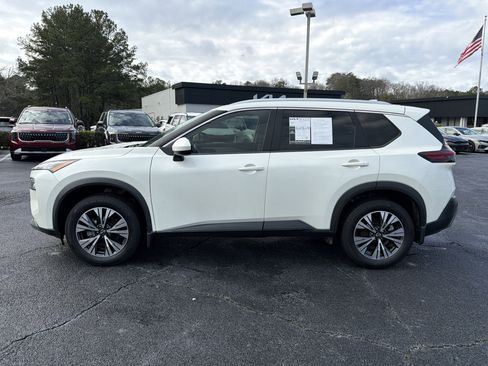 Used 2023 Nissan Rogue SV w/ SV Premium B Package image 4