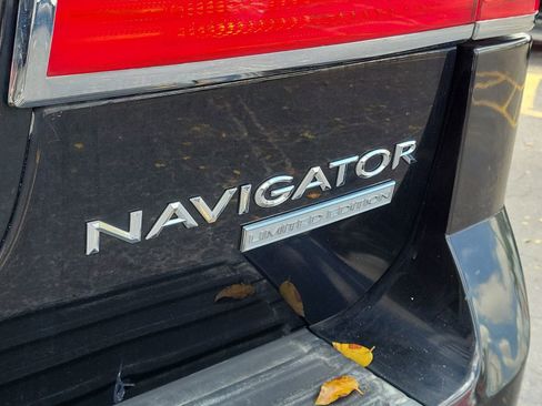 Used 2012 Lincoln Navigator 2WD image 9
