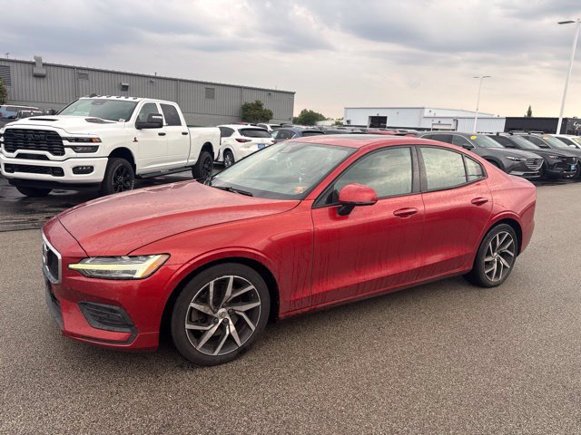 Used 2019 Volvo S60 T5 Momentum w/ Premium Package FWD image 2