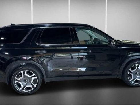 Used 2024 Hyundai Palisade Limited FWD image 3