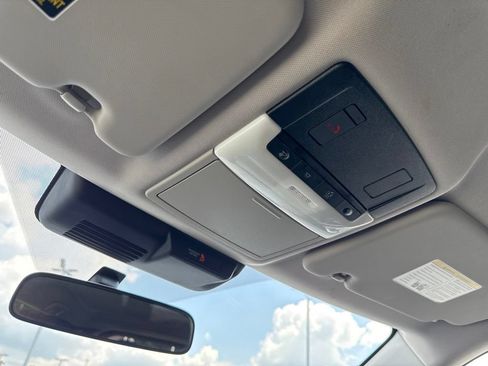 Used 2024 Mitsubishi Outlander SE FWD image 33