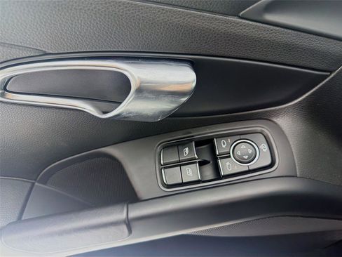 Certified 2022 Porsche 718 Cayman w/ Premium Package image 7