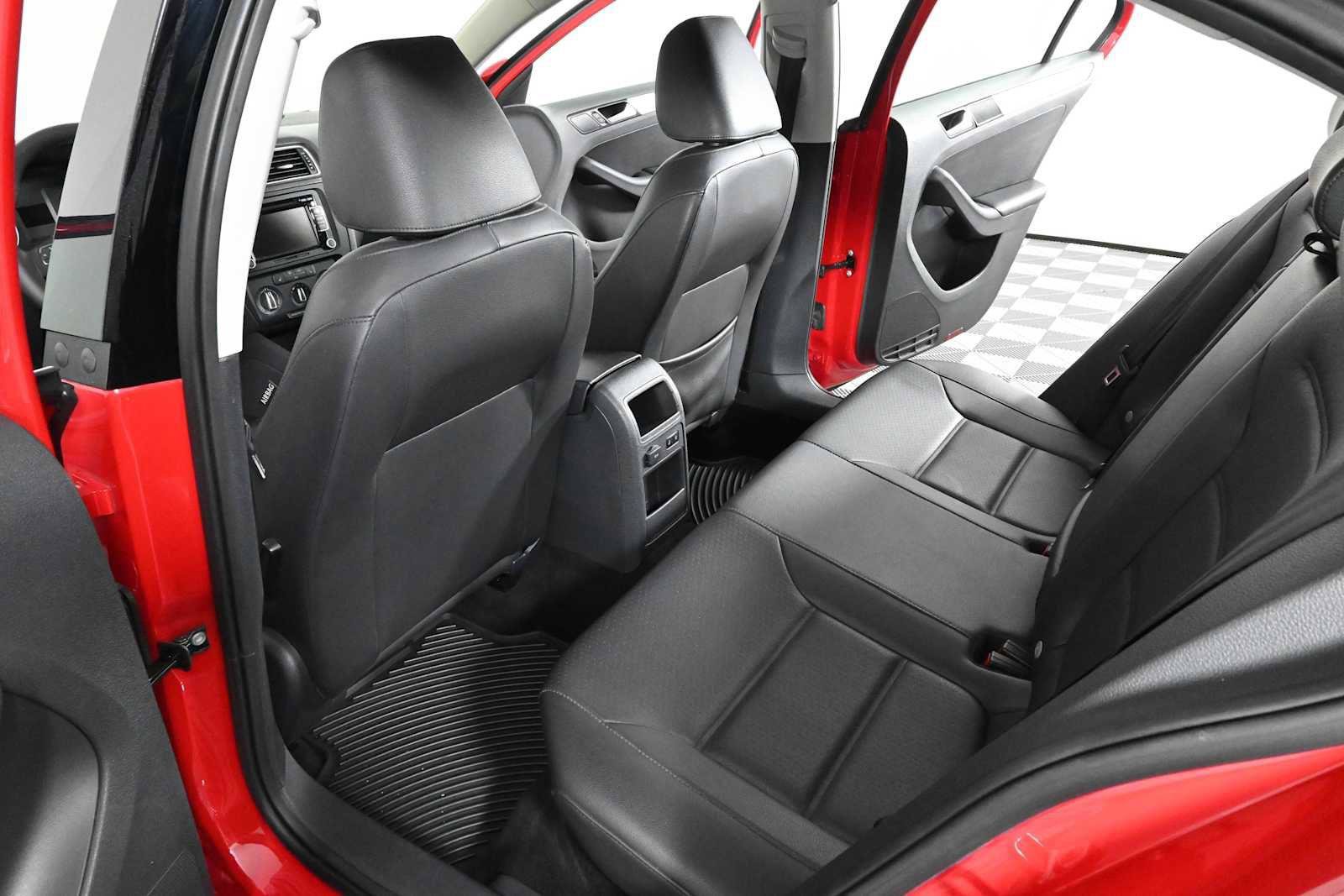 Used 2014 Volkswagen Jetta SE FWD image 12