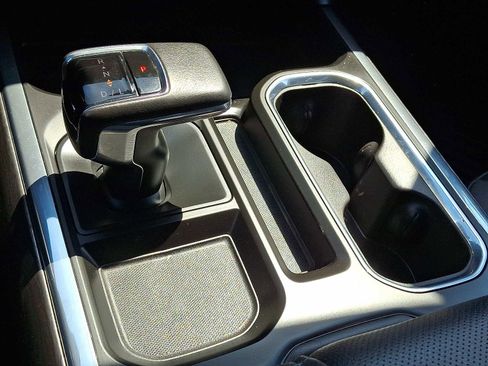 Used 2022 Chevrolet Silverado 1500 LTZ w/ LTZ Premium Package AWD/4WD image 15