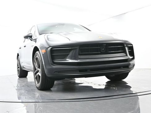 Certified 2023 Porsche Macan AWD/4WD image 52