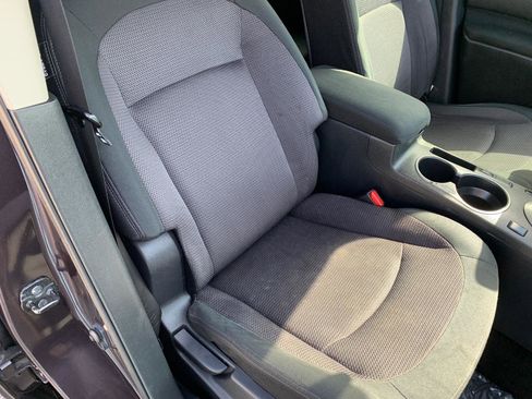 Used 2013 Nissan Rogue SV image 38