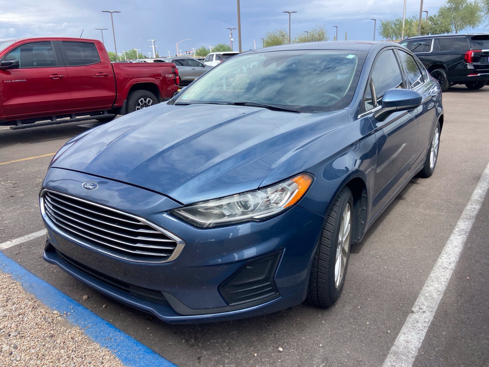 Used 2019 Ford Fusion SE FWD image 1