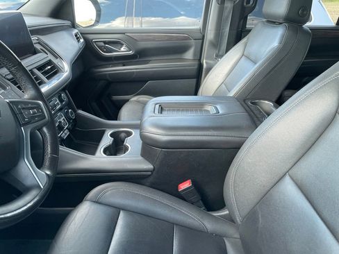 Used 2023 Chevrolet Tahoe Z71 w/ Luxury Package AWD/4WD image 3