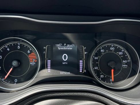 Used 2020 Jeep Cherokee Latitude Plus w/ Comfort/Convenience Group FWD image 21