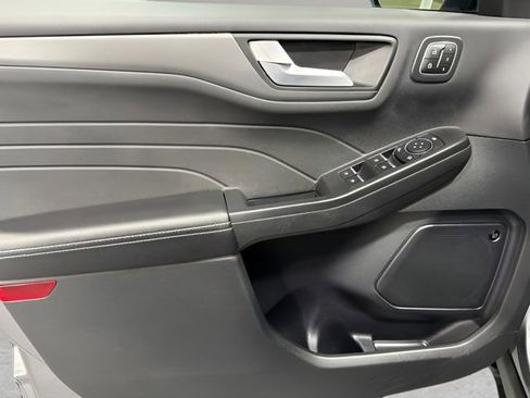 Used 2023 Ford Escape Active w/ Tech Pack #2 FWD image 9