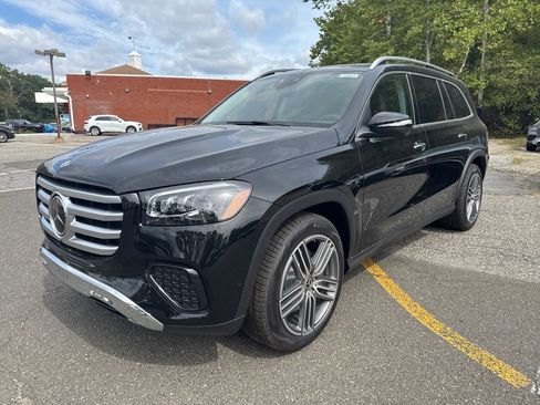 New 2026 Mercedes-Benz GLS 450 4MATIC image 3