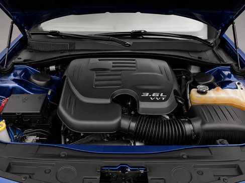 Used 2019 Chrysler 300 S RWD image 39