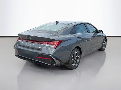 New 2026 Hyundai Elantra Limited image 3