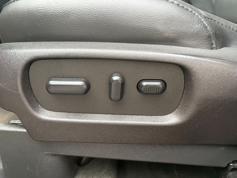 Used 2014 Ford Explorer XLT w/ Equipment Group 202A AWD/4WD image 36