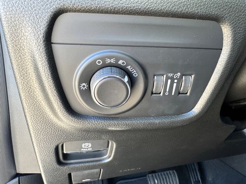 New 2025 Jeep Grand Cherokee L Laredo image 29