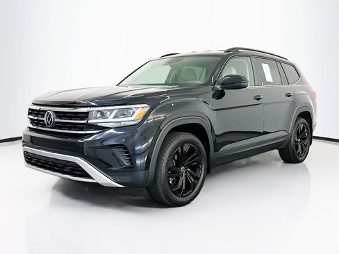 Used 2023 Volkswagen Atlas SE w/ Black Wheel Package AWD/4WD image 3