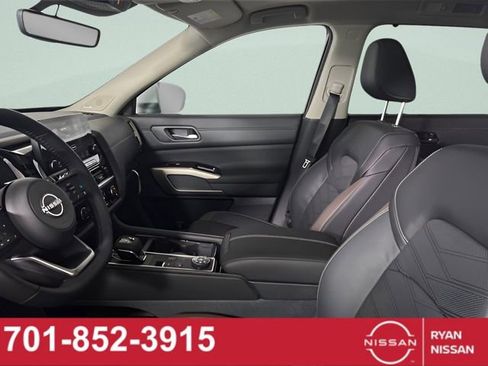 New 2025 Nissan Pathfinder Platinum w/ Cargo Package image 26