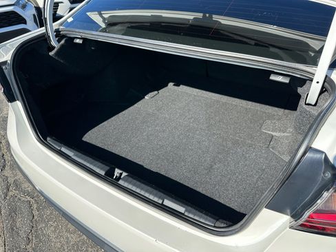 Used 2022 Subaru Legacy Premium image 31