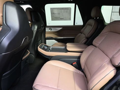 New 2026 Lincoln Navigator Black Label AWD/4WD image 21