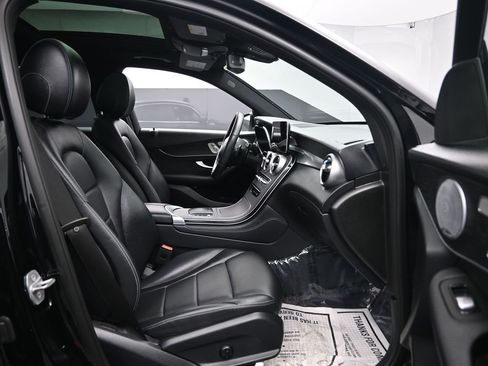 Used 2021 Mercedes-Benz GLC 300 4MATIC image 29