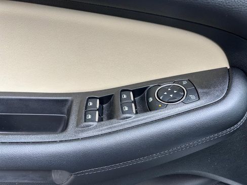 Used 2024 Ford Edge SE image 19