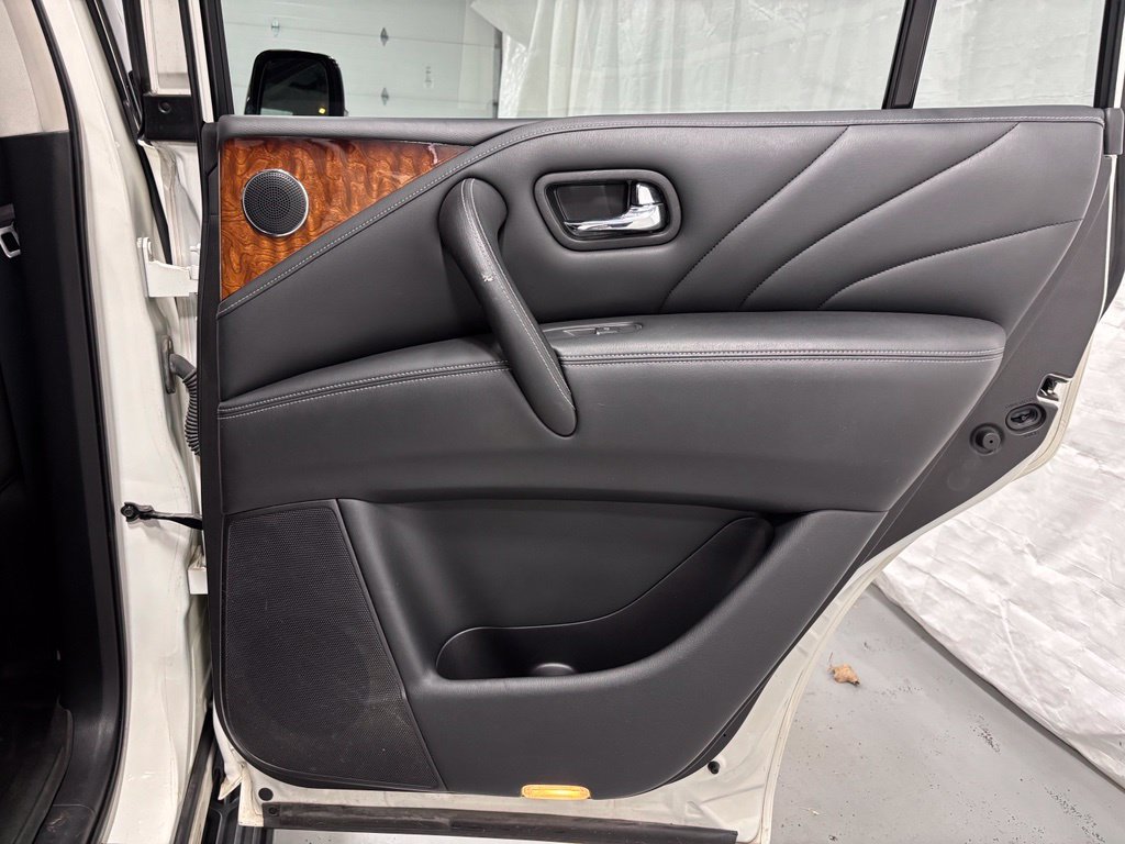 Used 2015 INFINITI QX80 4WD w/ Deluxe Technology Package image 51