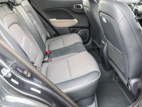 Certified 2025 Hyundai Venue Limited image 32