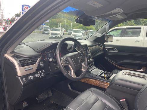 Used 2015 GMC Yukon XL Denali w/ Premium Package image 16