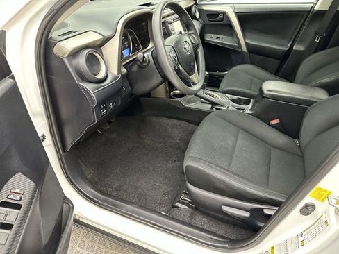 Used 2013 Toyota RAV4 XLE image 11