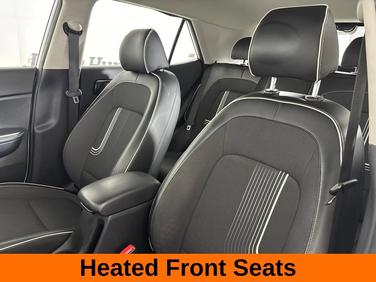 Used 2022 Hyundai Venue Limited FWD image 11