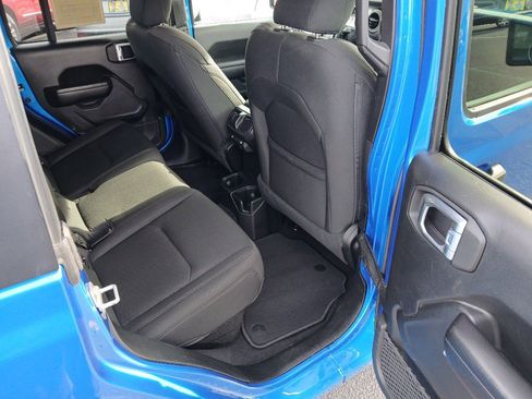 Used 2021 Jeep Gladiator Sport image 30