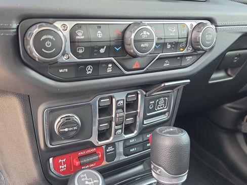 Used 2018 Toyota Tacoma TRD Sport RWD image 26