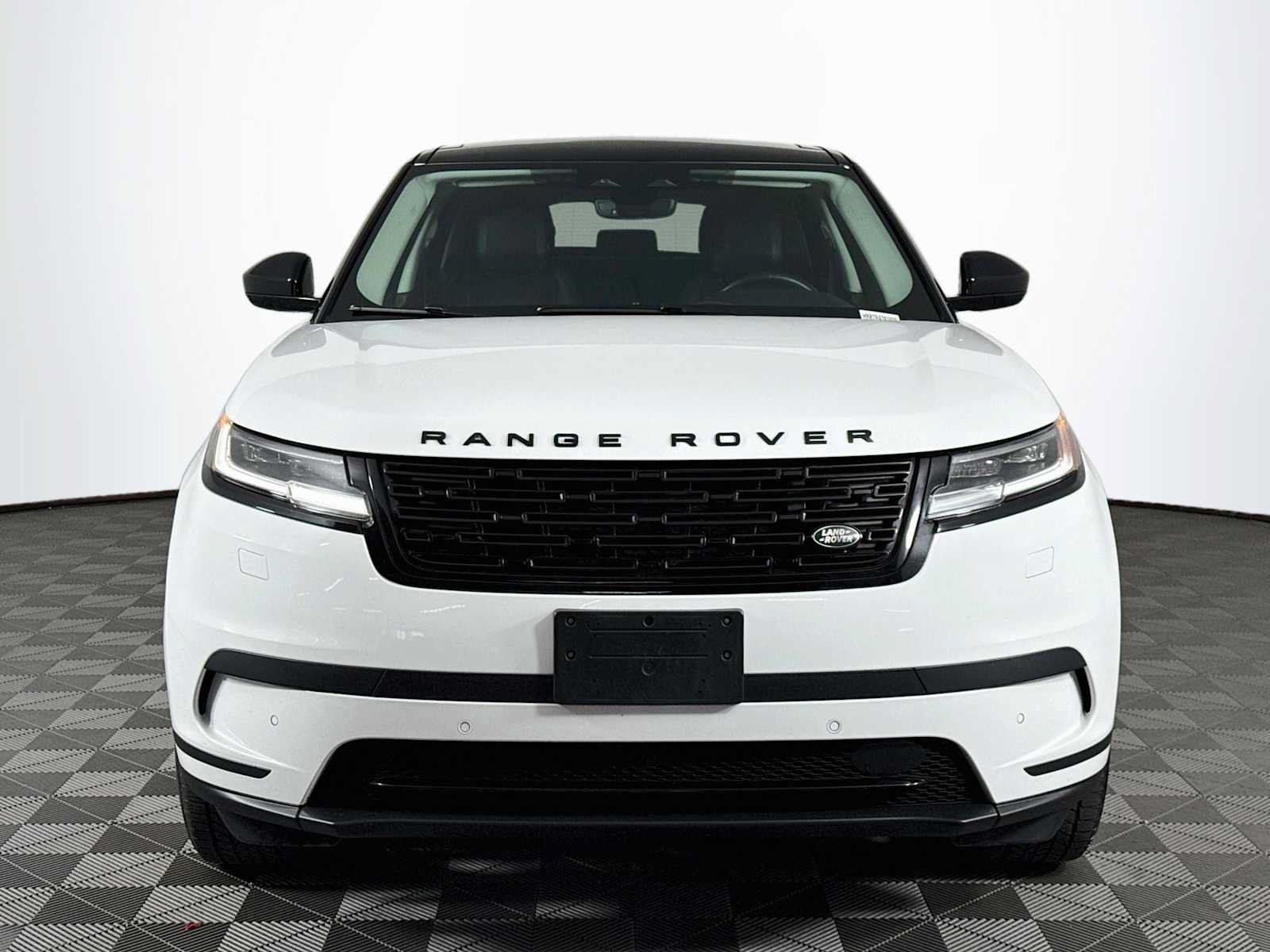 Used 2024 Land Rover Range Rover Velar S AWD/4WD image 2